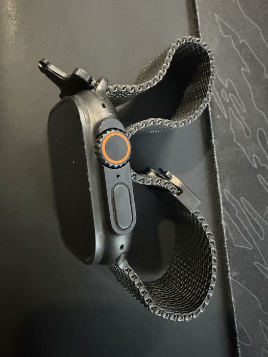 Apple Watch Ultra 3 Black Titanium Milanese Loop - M