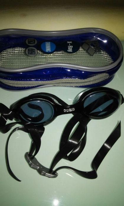 Oculos de piscina