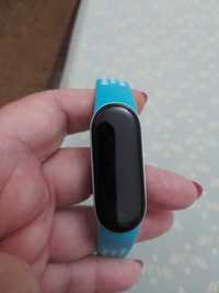 Vendo smartwatch "Mi Smart Band 5" novo com 6 braceletes