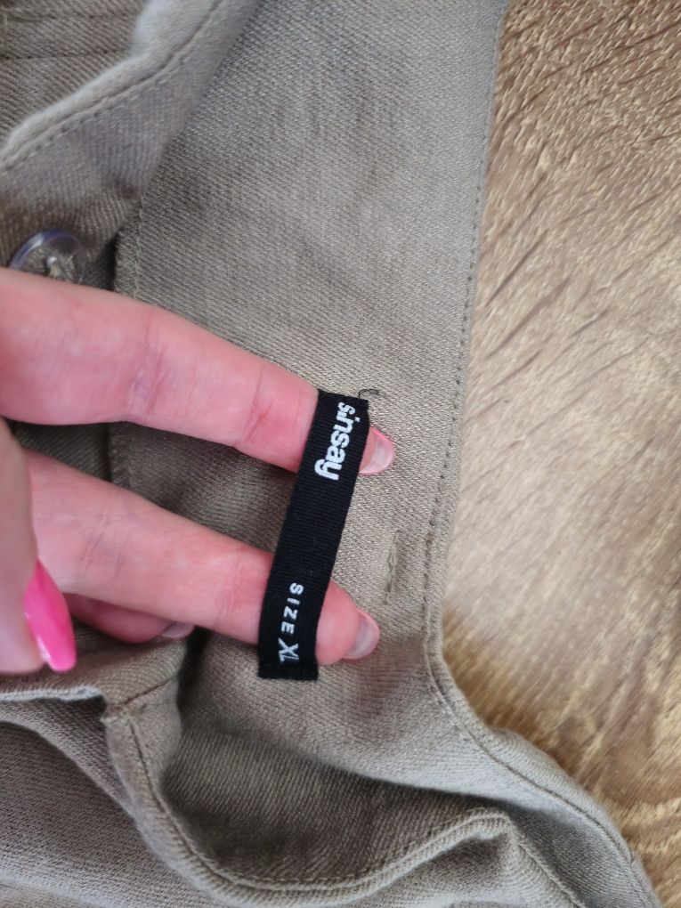 Krotkie spodenki Sinsay r XL