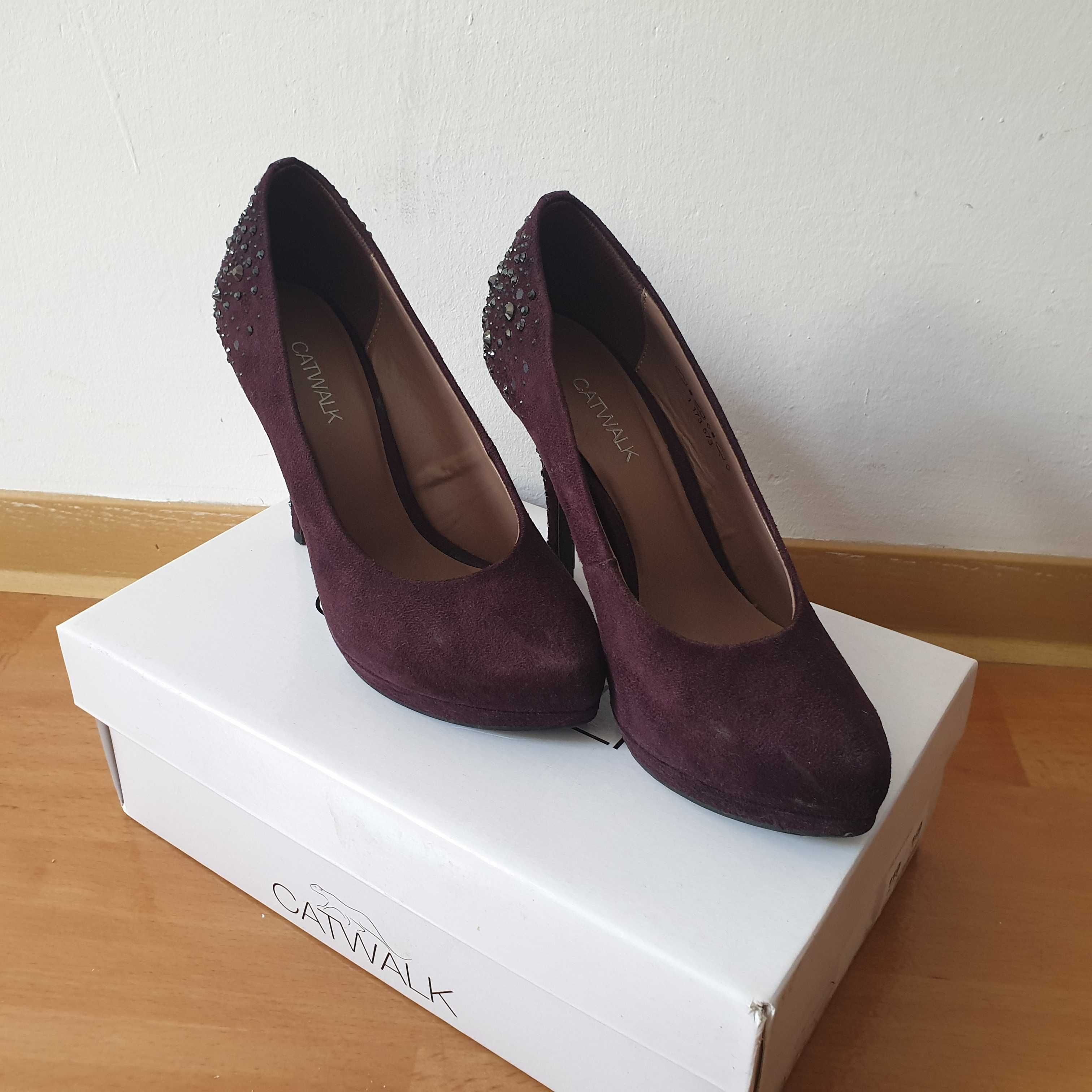 Czółenka, szpilki Catwalk (Deichmann) kolor śliwka/ fiolet; rozmiar 37