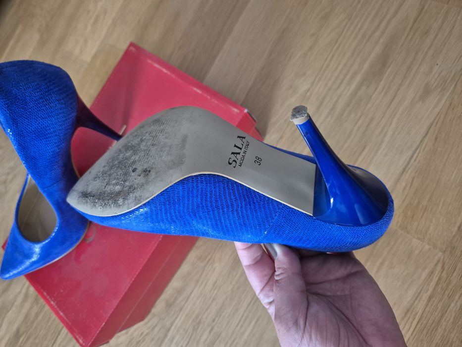 Szpilki Sala r.38 skórzane