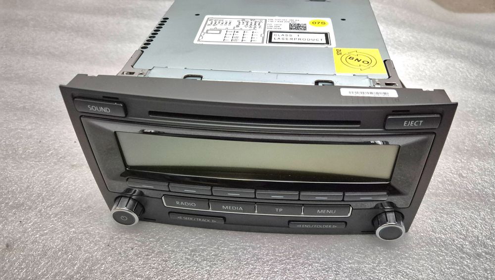 Radio VW RCD310 7⁠H⁠0⁠ ⁠0⁠5⁠7⁠ ⁠1⁠8⁠6 AX CD MP3 AUX NOWE