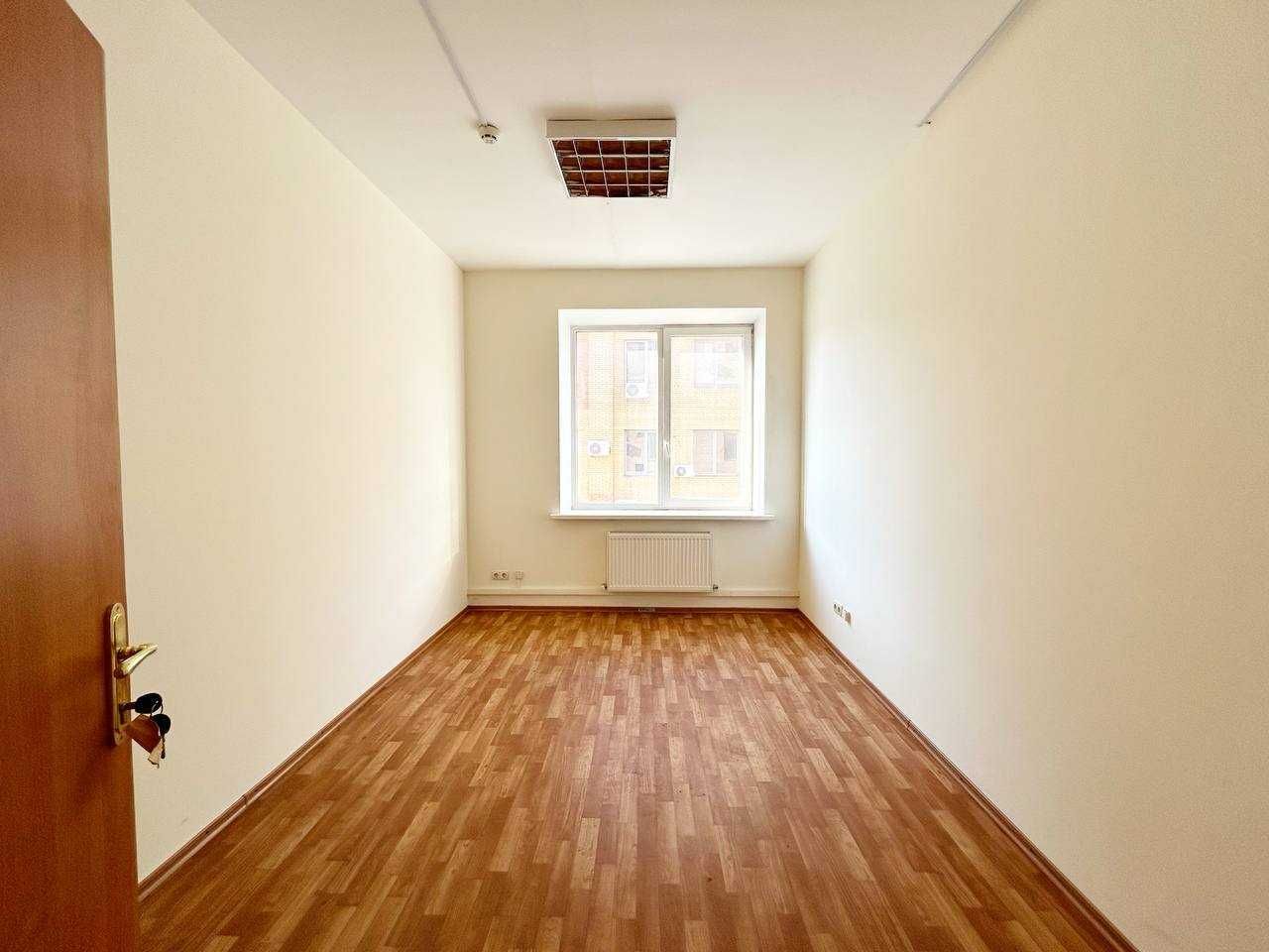 Сдам приміщення, офіс 64,5 м кв на вул. Стартова, біля Тополь 3.