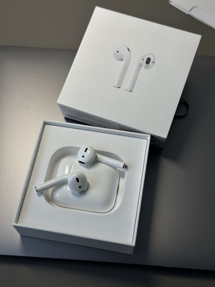 AirPods 2 б/в оригінал бездротові навушники