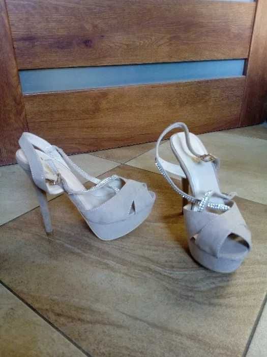 Buty szpilki sandałki beżowe wysokie NOWE na platformie kryształki