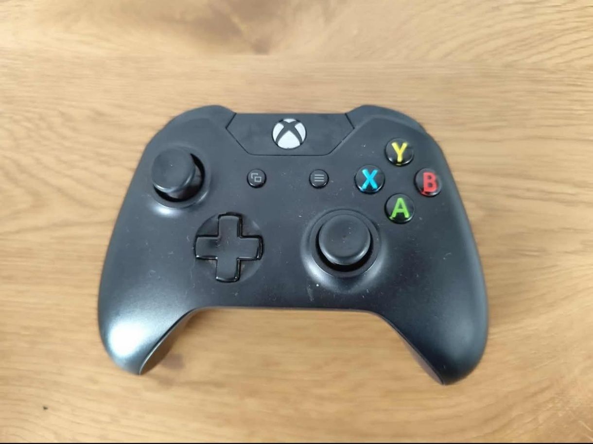 Xbox One wraz z Padem