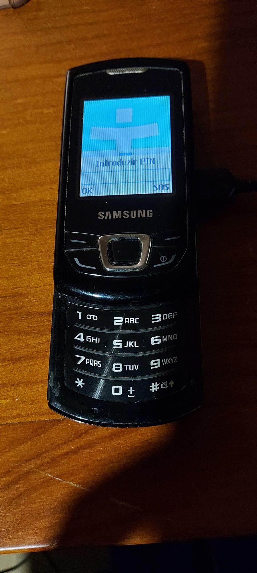 Telemóvel Samsung GT-E2550