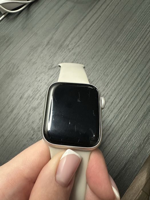 Продаю Apple Watch SE 1