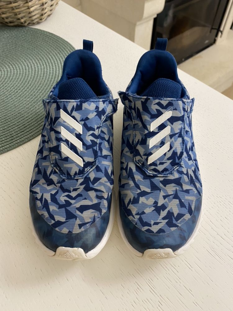 Кроссовки adidas 35р