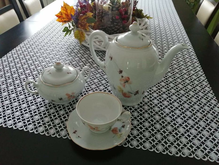 Zestaw 6 filiżanek cukierniczka dzbanek