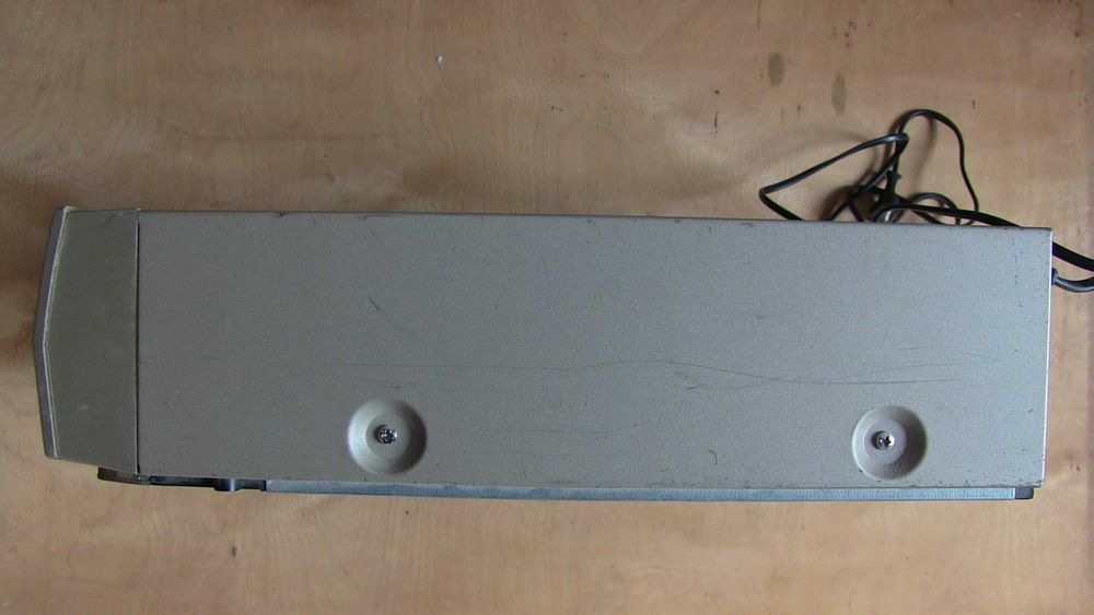 Видеомагнитофон S-VHS JVC HR-S7500EH