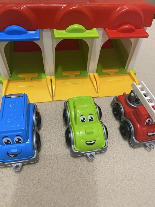 Гараж з машинками