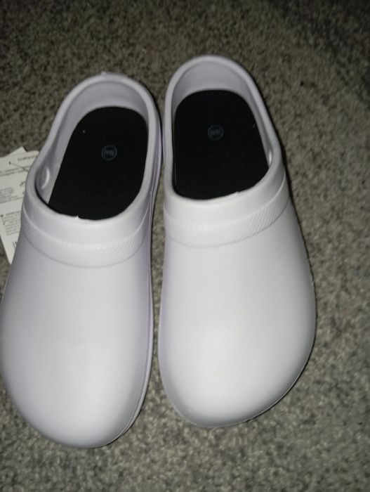 Klapki damskie na basen