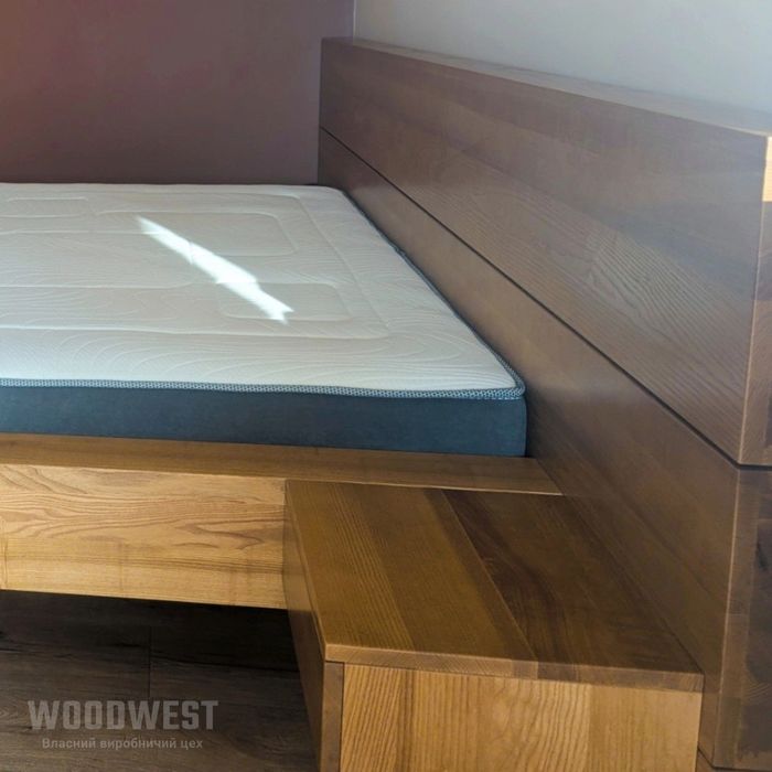 Ліжко з підвісними тумбами. Масив ясена