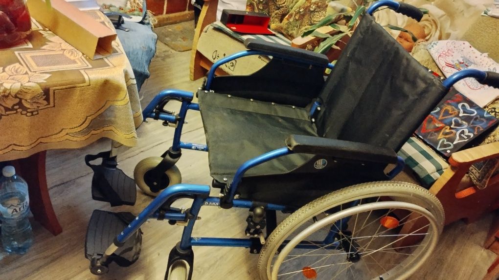 Wózek inwalidzki ręczny D 200
