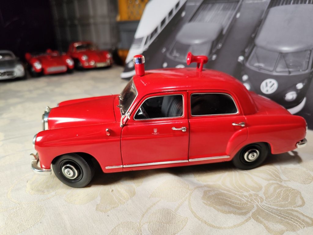 Mercedes ponton 1:18 Revell straż pożarna