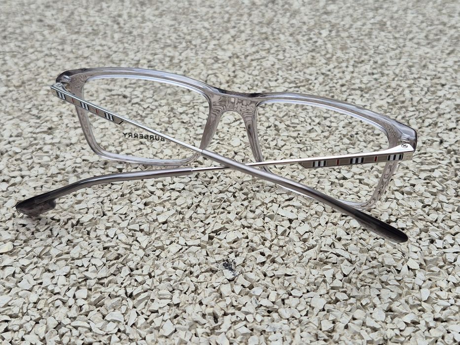 Прозорі прямокутні оправи  Harrington  B2339 від  Burbery!