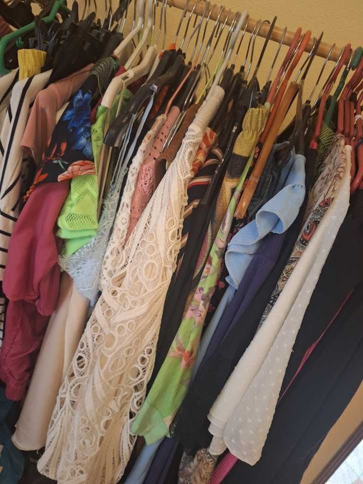 Lote de roupa de mulher