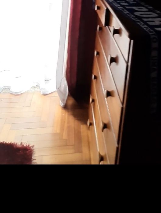 Cama de casal com cómoda