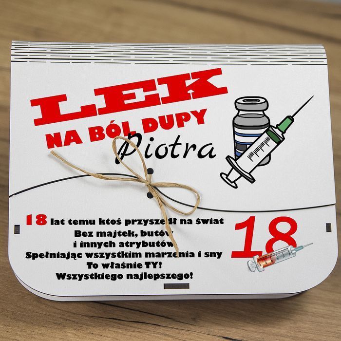 Zastrzyk gotówki śmieszny prezent  na 18 URODZINY pudełko na pieniądze