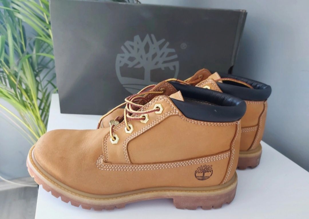 Timberland worker Nellie Chukka Double