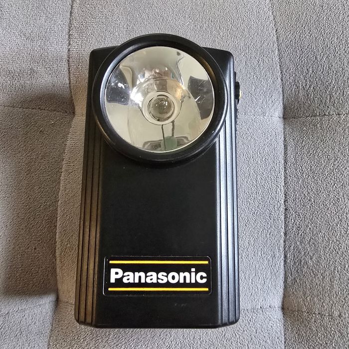 Latarka Panasonic FH-304
