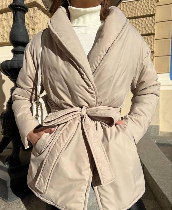 Жіноча куртка на запах