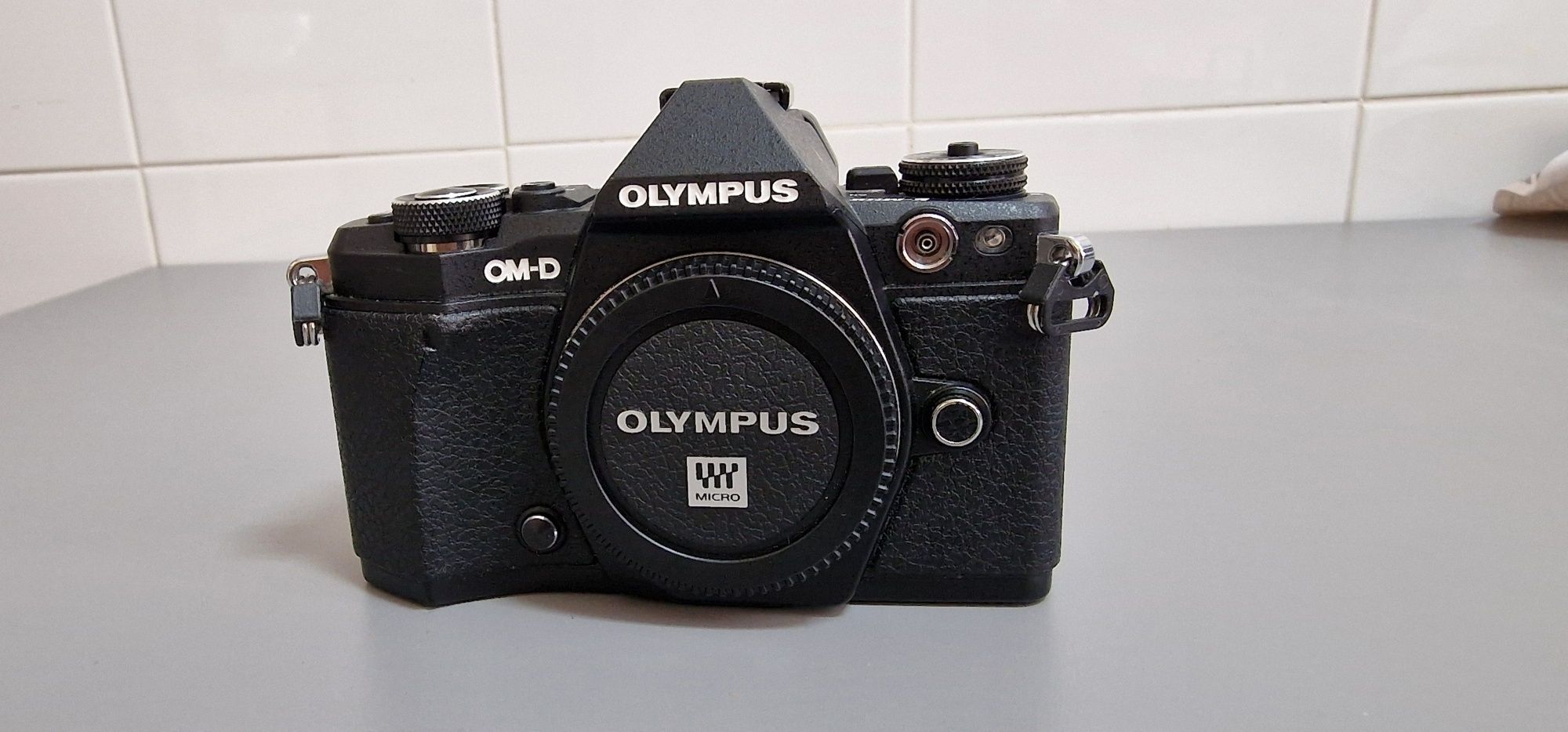 Maquina fotográfica Olympus E-m5 Mark II