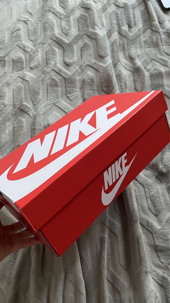 Нові кросівки Nike Cortez, 39 розмір