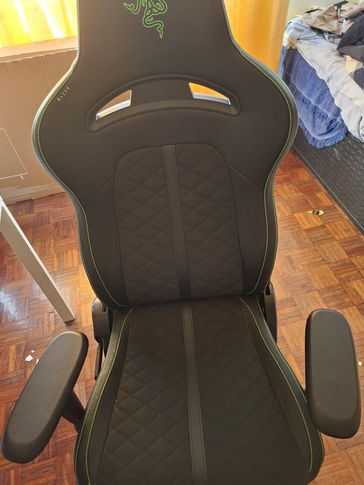 Cadeira ENKI X da Razer