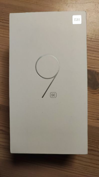 Smartfon Xiaomi Mi 9 SE 64GB Dual SIM NFC AMOLED