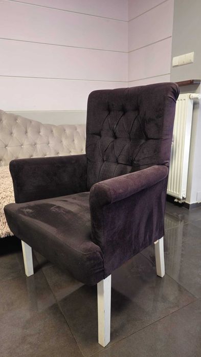 Eleganckie Fotele Tapicerowane – Komfort i Styl | 14 sztuk dostępnych!