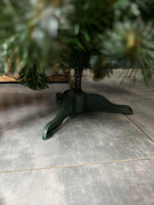 ялинка Елітна з шишками та калиною 1,3м. (червона) в коробці