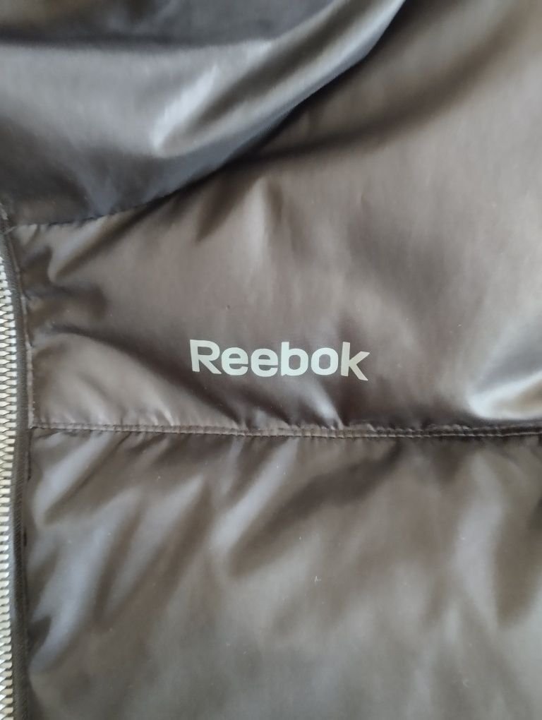 Продам куртку фирма Reebok. Состояние отличное! Размер с- м.