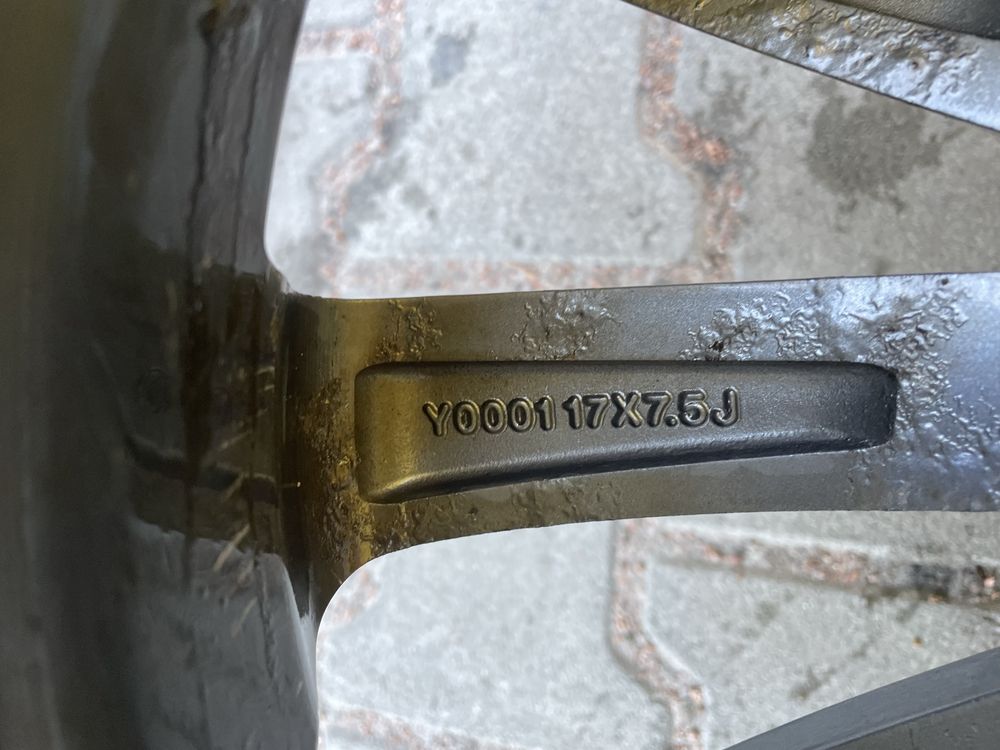 Комплект диски шини 5x112 r17 Mercedes W242 W204 W211 Audi VW Skoda
