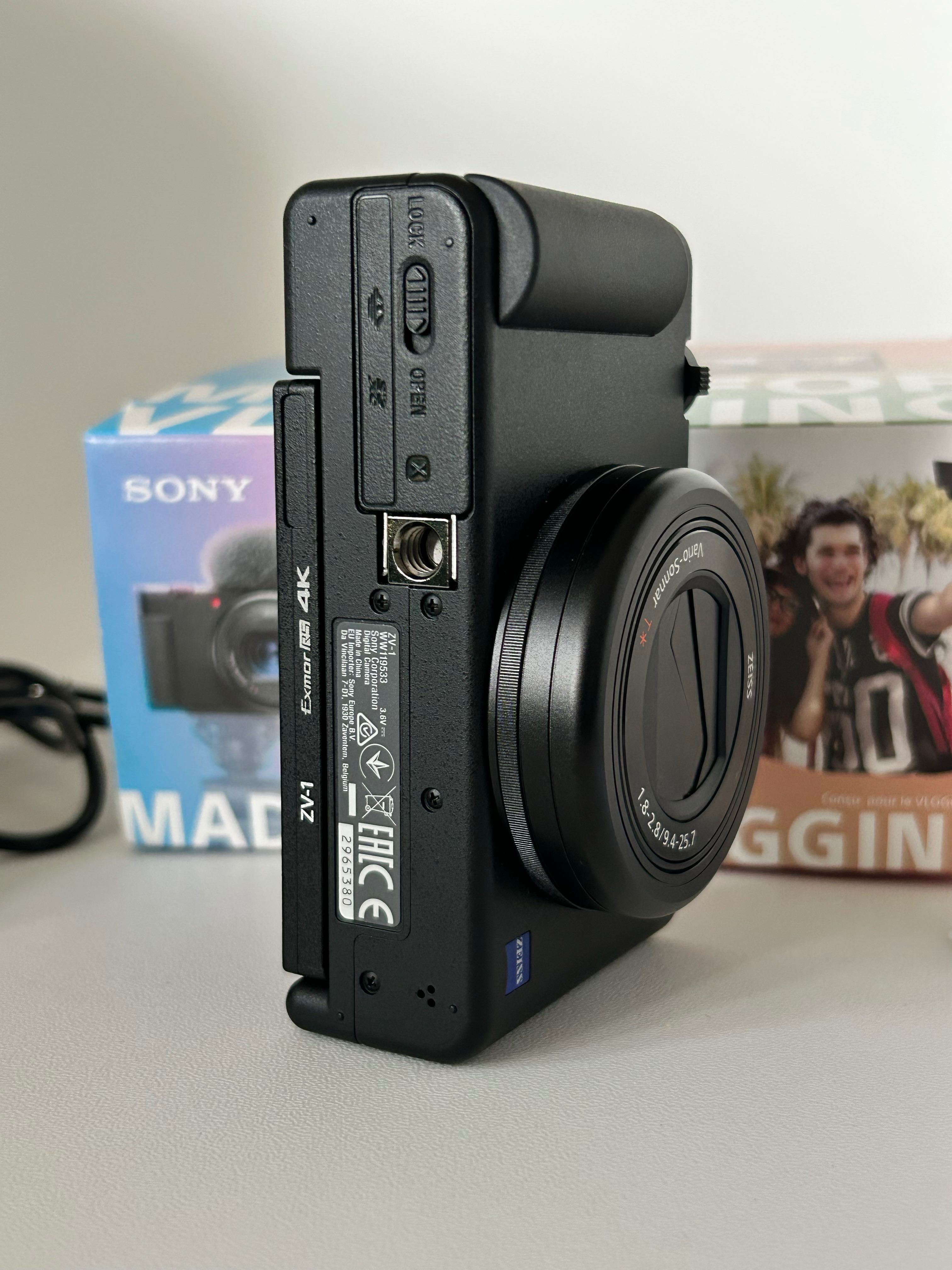 Máquina Fotográfica Compacta Sony ZV-1