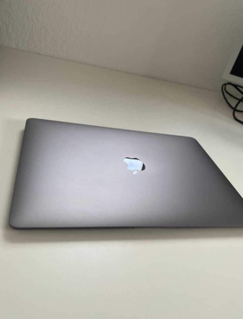 MacBook Air M1 16/256 gb