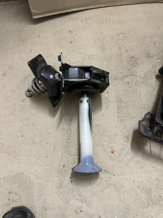 Кріплення запасного колеса dodge ram 1500,68442378aa