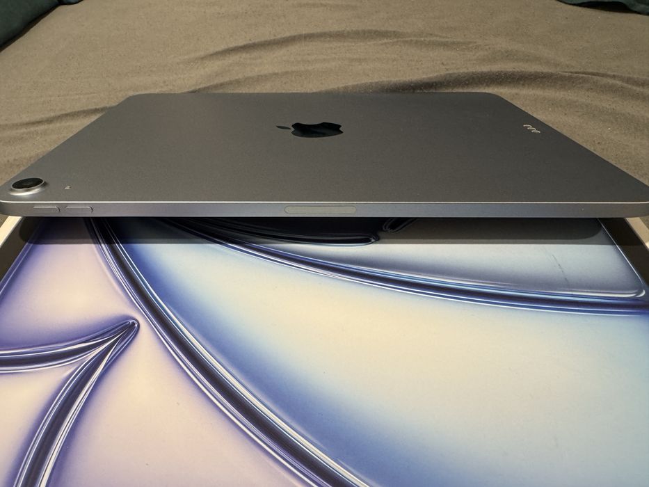 iPad Air M2 Bateria 100% - 13 cykli gwarancja 12/25 Stan Bardzo Dobry