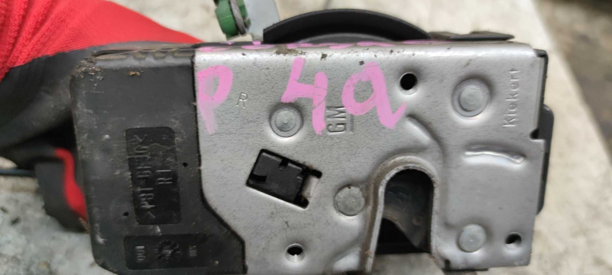 Opel Corsa C Zamek Drzwi Prawy Przód Klamka