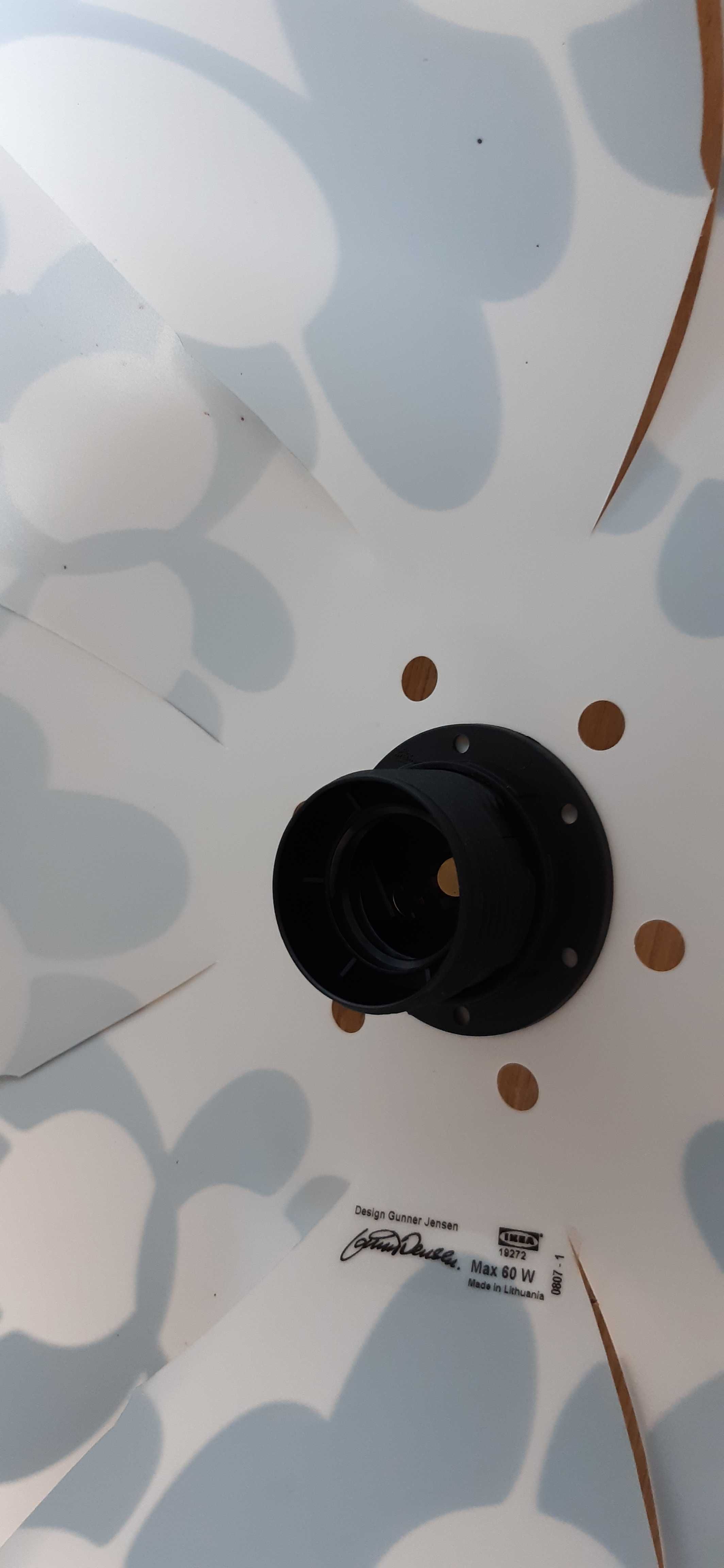 Lampa sufitowa Ikea Hemma czarna z abażurem projektu Gunner Jensen