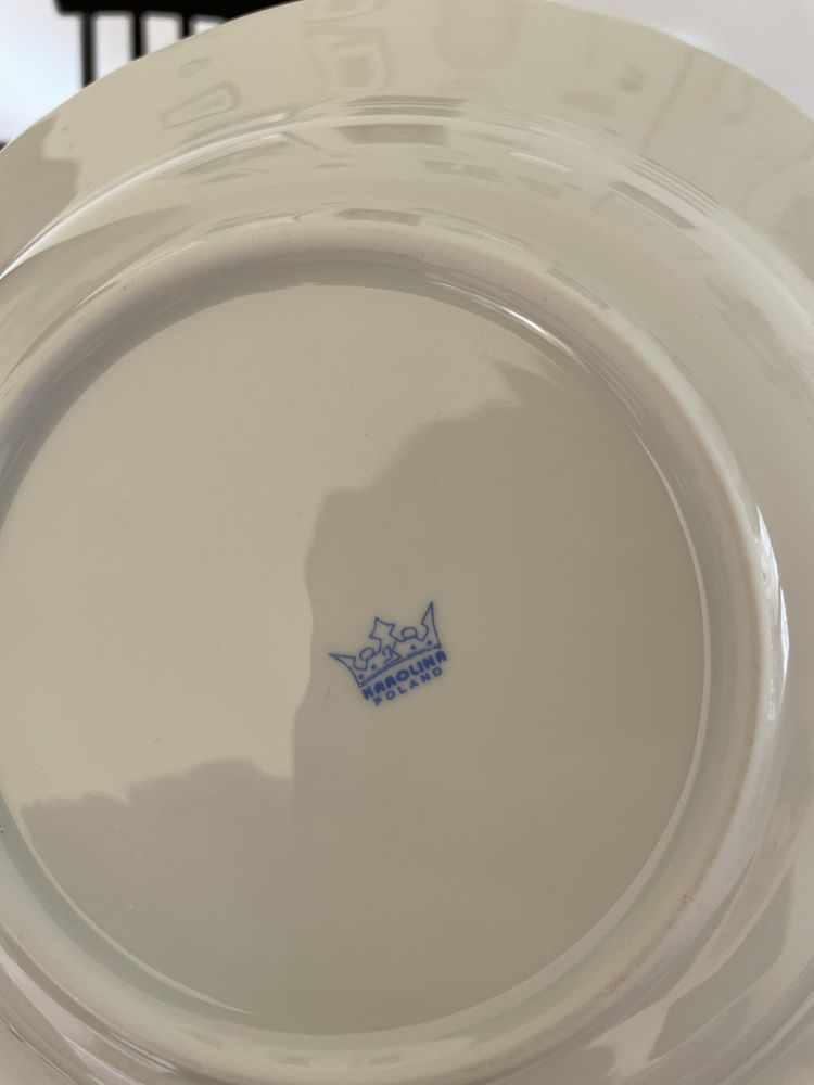 Zastawa karolina 18 elementów złota linia biała porcelana