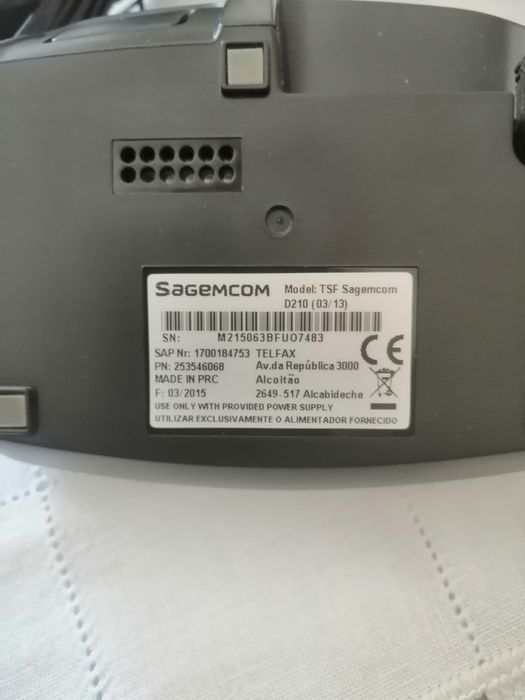 Telefone Fixo SagemCom D210 + latas de folha. 
- Usado
- Pilhas não in