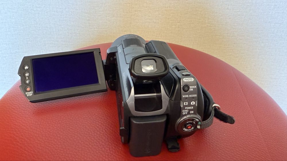 Видеокамера Sony Handycam AVCHD