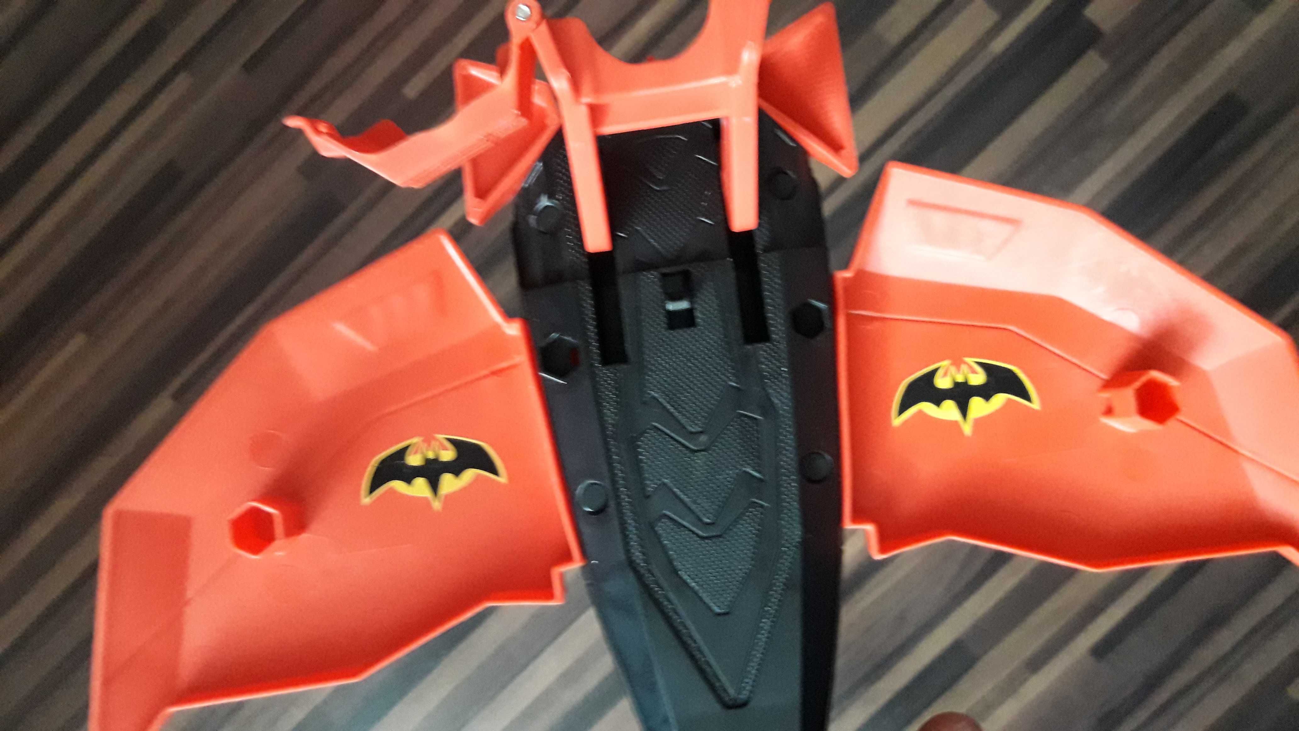 Batman samolot 20 cm i pająk Mattel DC Comics zestaw