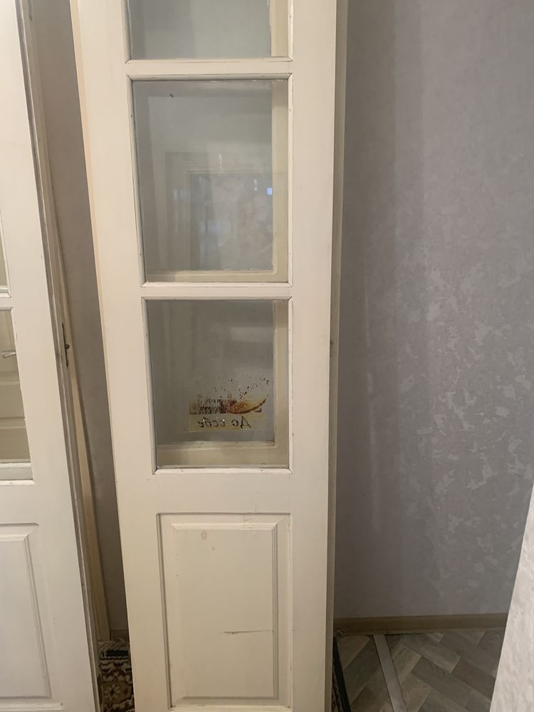 Срочно.Продам деревяые двери. За 8 полотен цена 1600