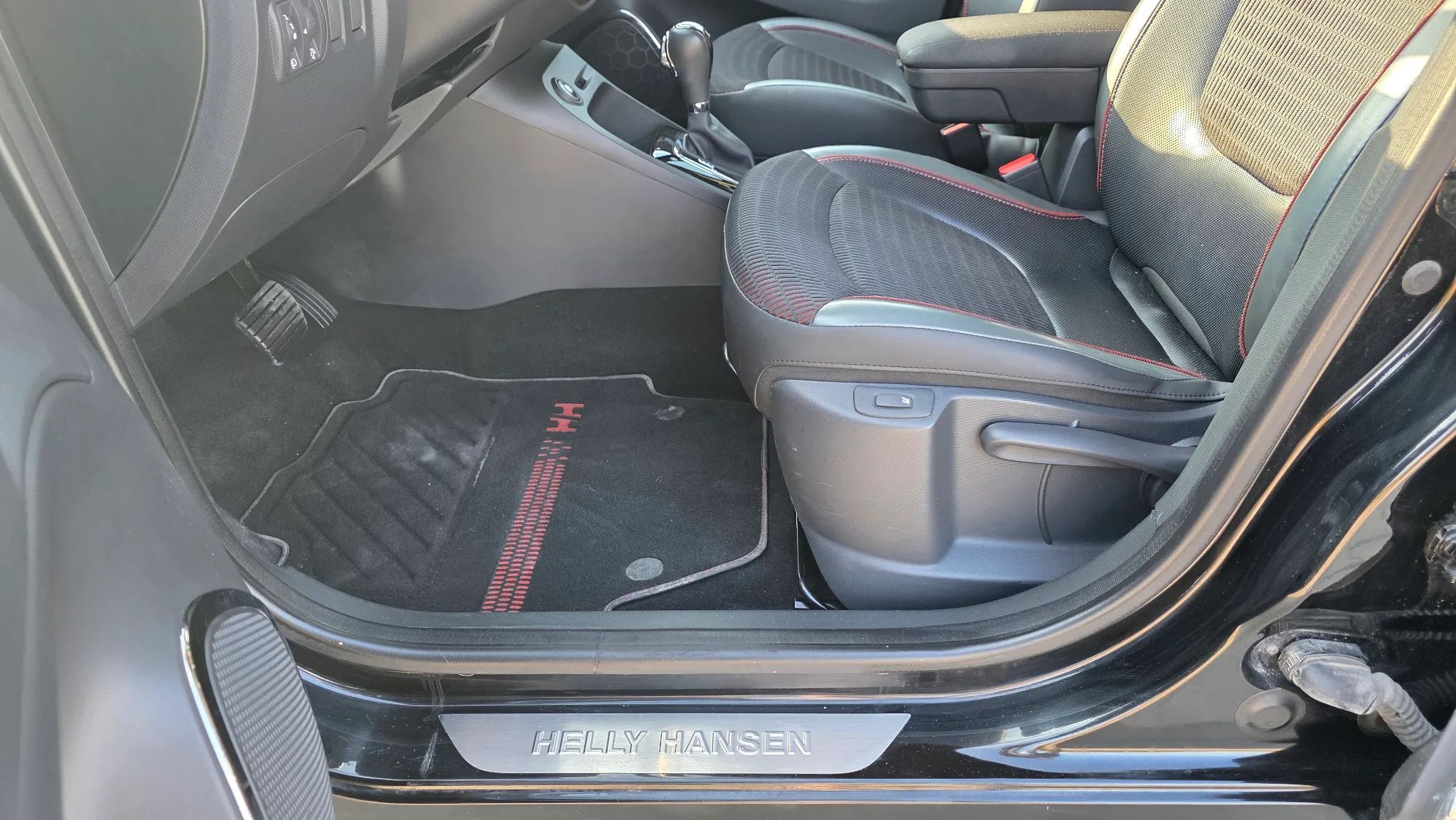 Renault Captur Renault Captur 1.2TCe Helly Hansen EDC