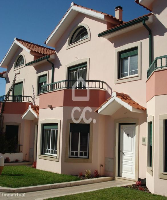 Moradia T4 Duplex para arrendar