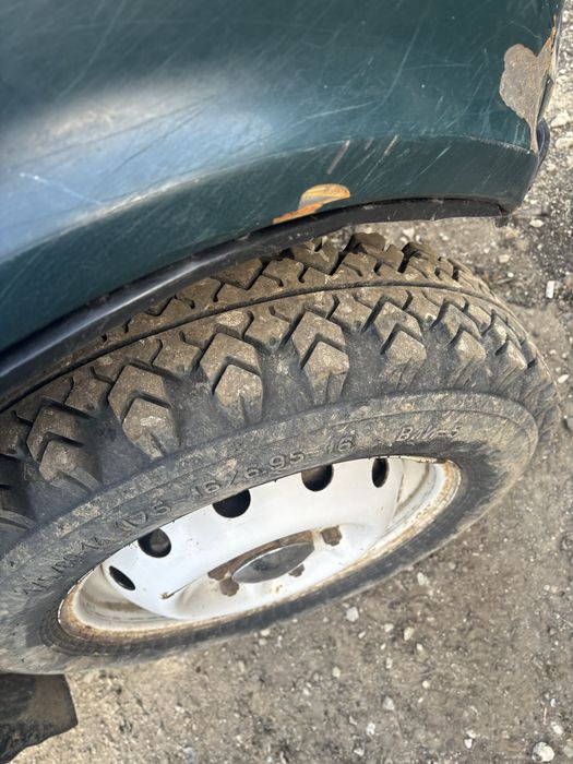 Продам авто по запчастинах Ваз Нива 2121